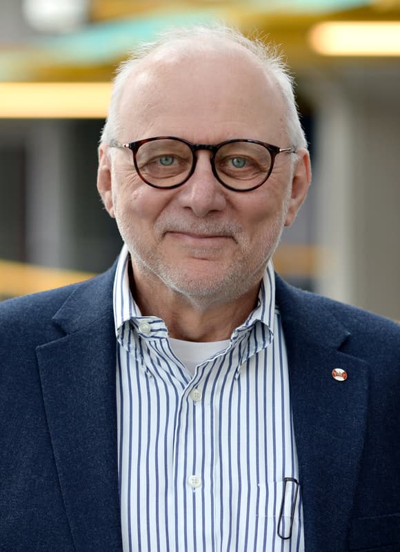 M. Tamer Özsu